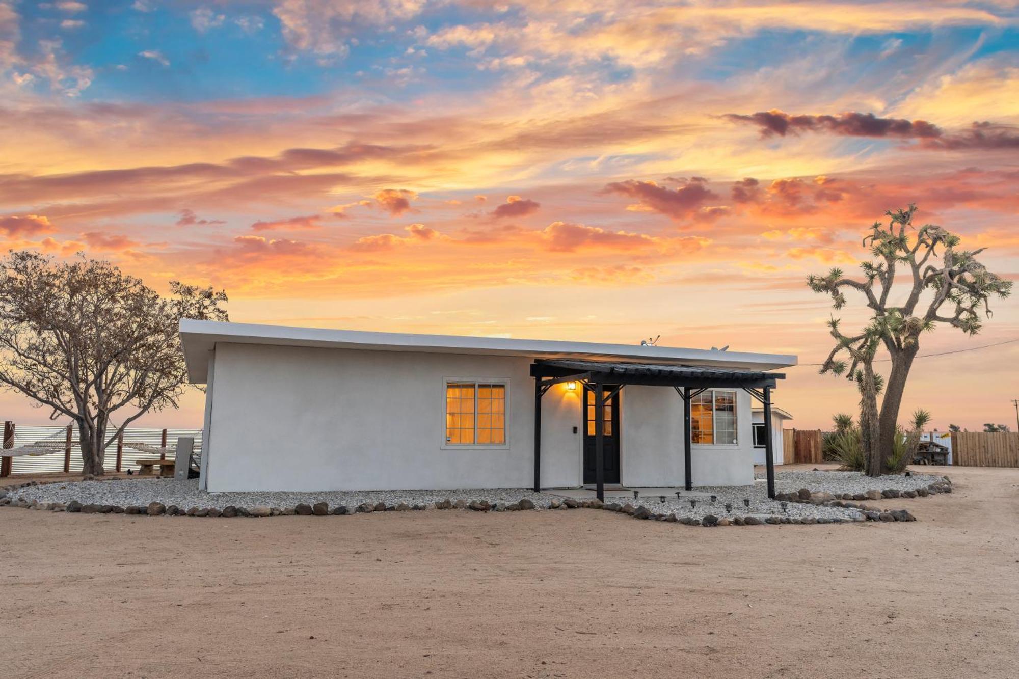 Private Jt Cabin - Ev L2 Station, Hammocks, Fire Pit, Bbq, Bocce Ball, Cornhole Yucca Valley Exterior foto